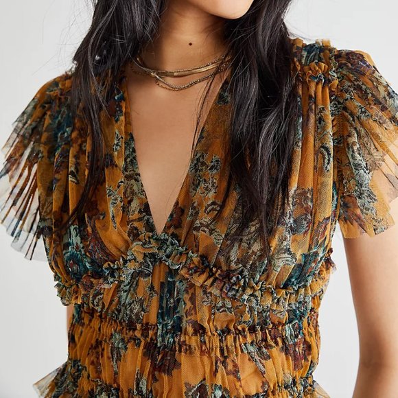Free People Tops - Free People Gold Flutter Sleeve Crop Top - Size S Small
